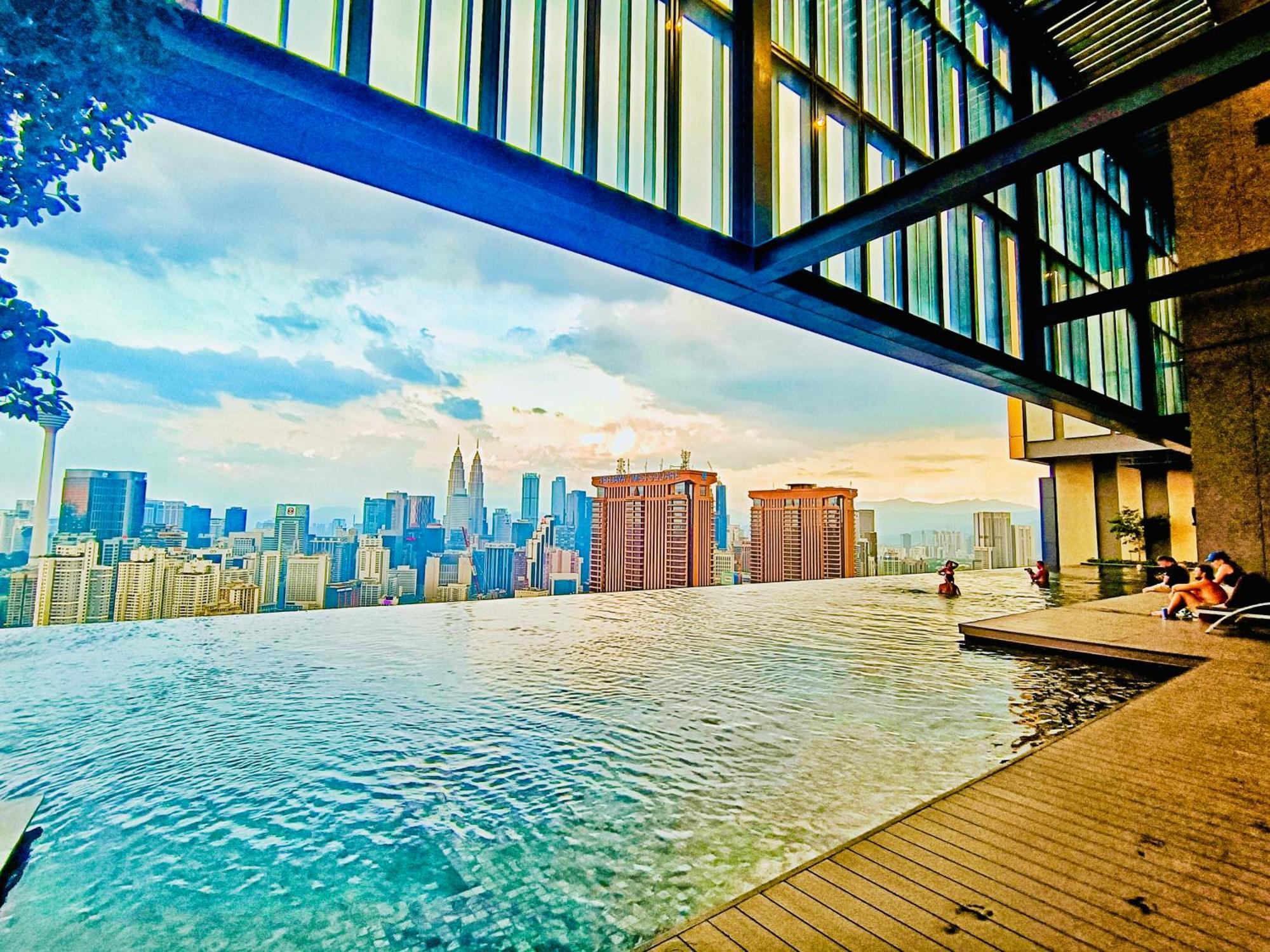 Grand Suite Apartment At Lucentia — Photos 2